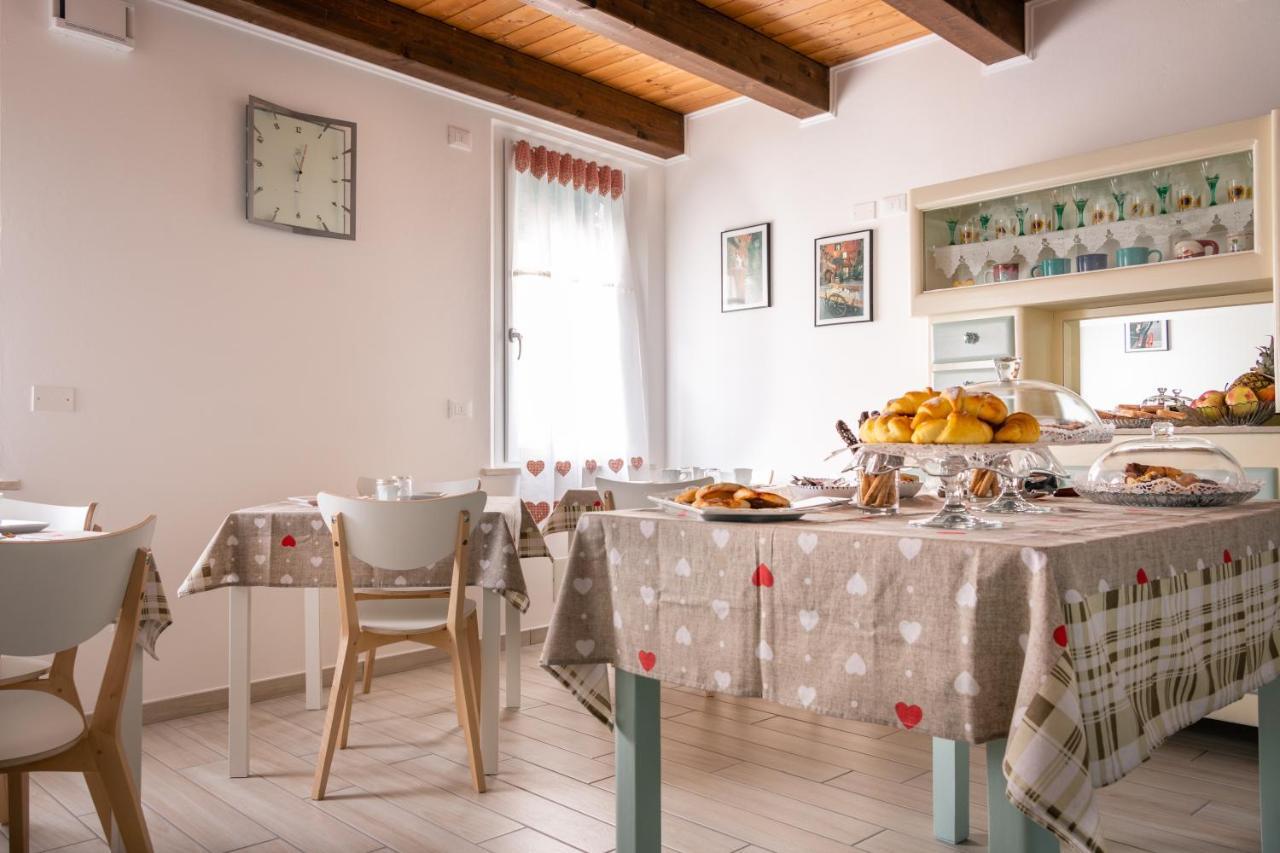La Casa Di Santino Bed & Breakfast Comacchio Exterior foto